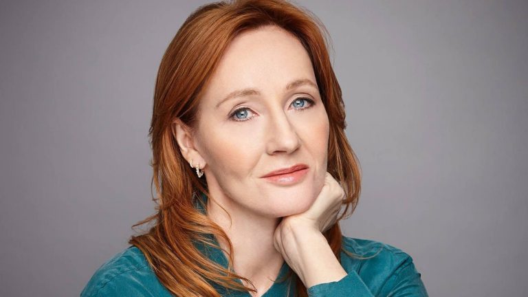 Bocsánatot kért az Amnesty International J. K. Rowlingtól J. K. Rowling a Harry Potter szerzője
