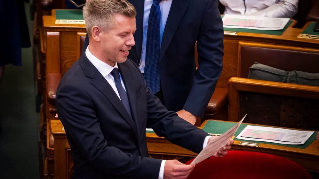 Magyar Péter szerint a Tisza-kormány csökkentette a költségvetési hiányt – az előző évek adatai mást mutatnak, ráadásul akkor még jobban is állt az ország Magyar Péter miniszterelnök a parlamanetben