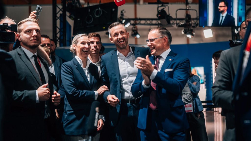 Történelmi győzelmet aratott az AfD Németországban: 43,8 százalékot szereztek Szász-Anhaltban Az AfD nagy fölénnyel nyerte a 2026-os szász-anhalti tartományi választást