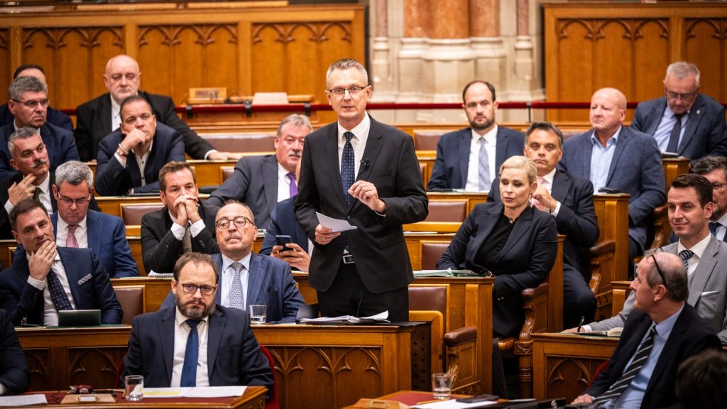 Rétvári Bence felszólalása az Országgyűlésben, a KDNP frakcióvezetőjeként