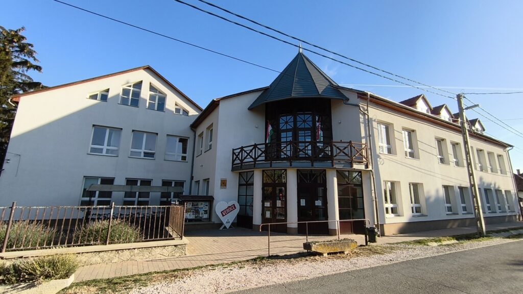 A verőcei Géza Fejedelem Református Általános Iskola, Óvoda és Bölcsőde
